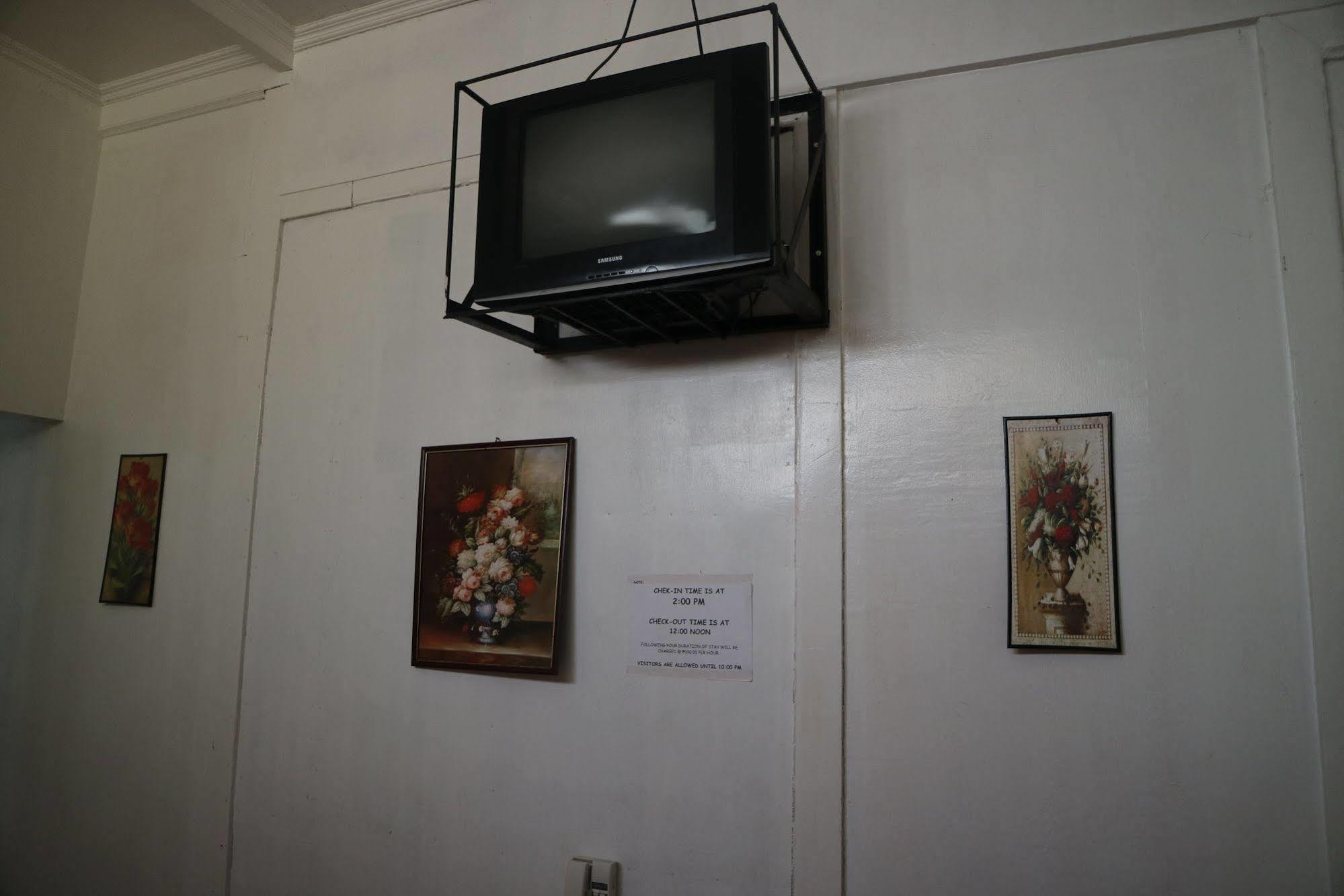 Newport Oak Pension Inn Tagbilaran City Exterior photo